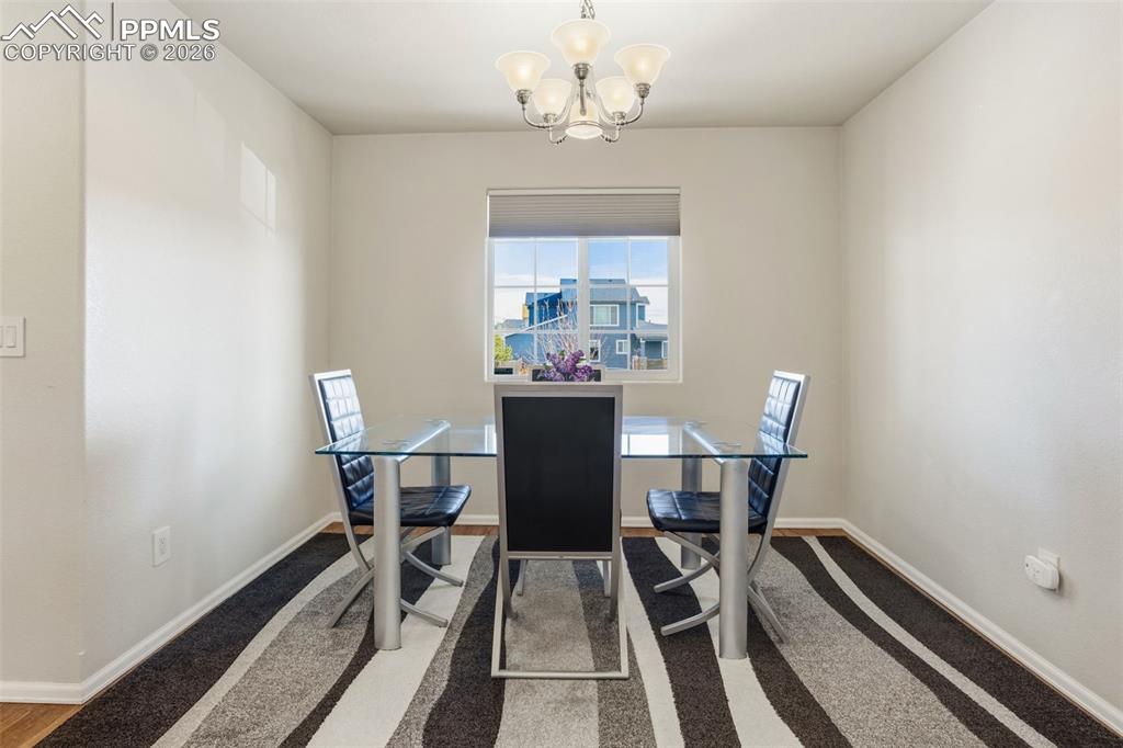 Image 10 of 33: Dining Area