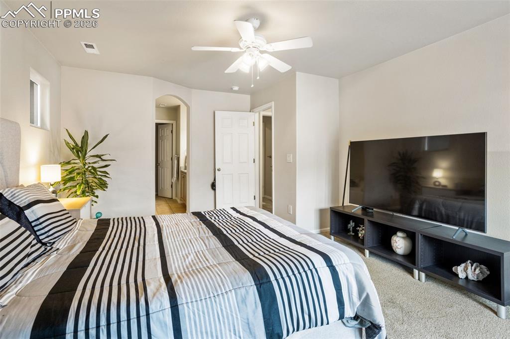 Image 14 of 33: Bedroom