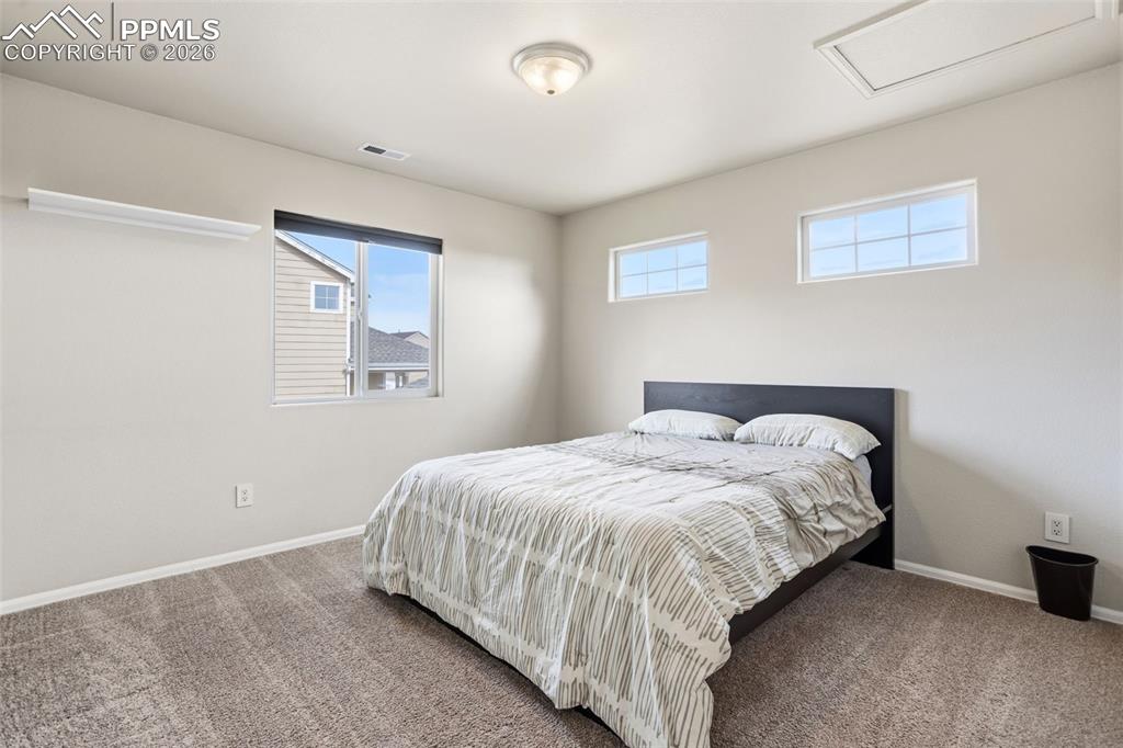 Image 17 of 33: Bedroom