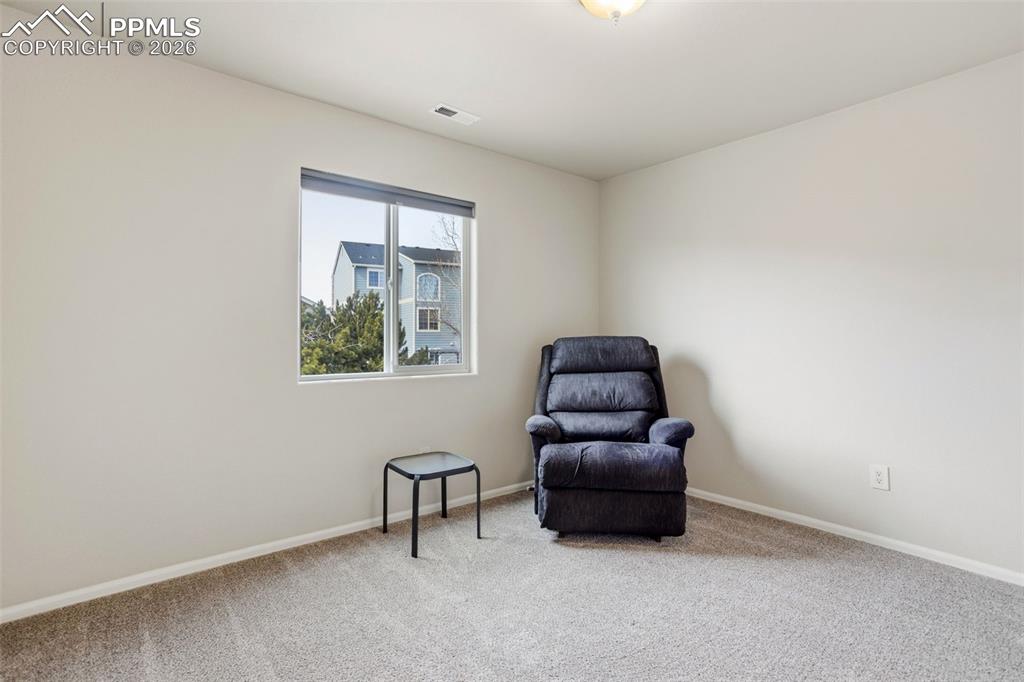 Image 19 of 33: Bedroom