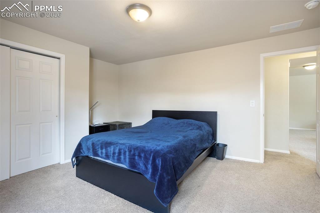 Image 25 of 33: Bedroom