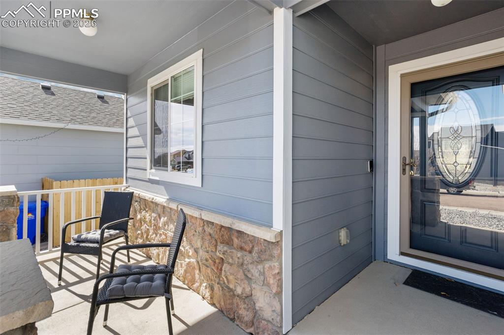 Image 3 of 33: Entry