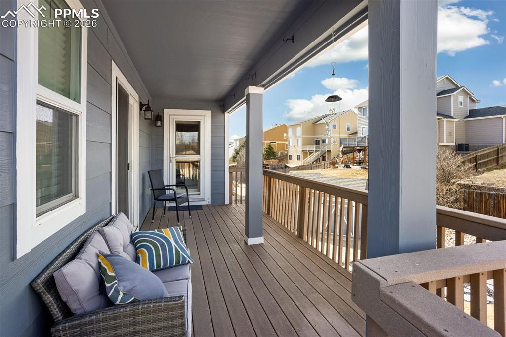 Image 30 of 33: Deck