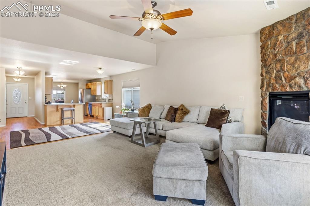 Image 6 of 33: Living Room