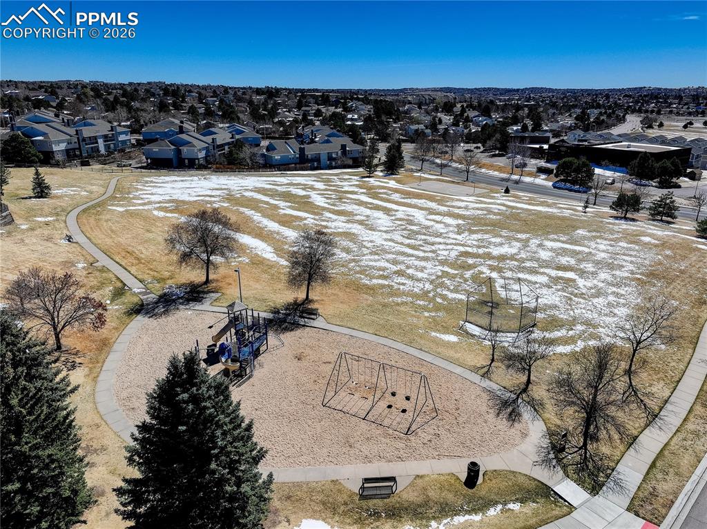 Image 27 of 28: Walking distance to neighborhood park