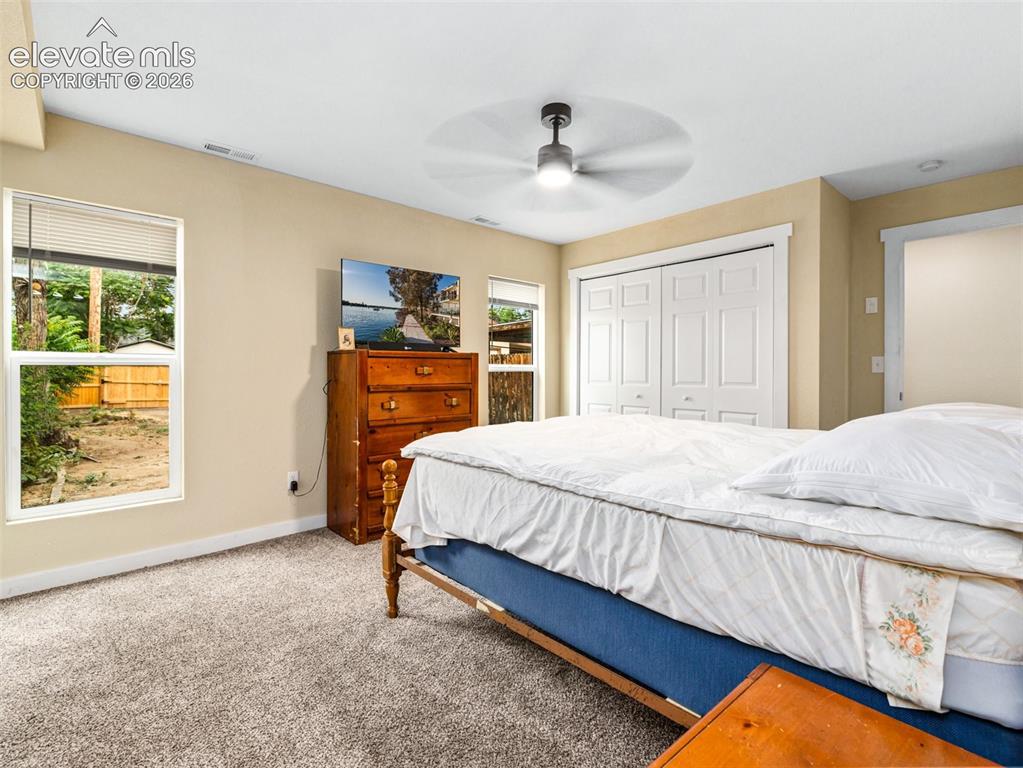 Image 13 of 20: Bedroom