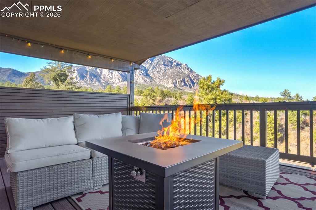 Image 31 of 50: Patio