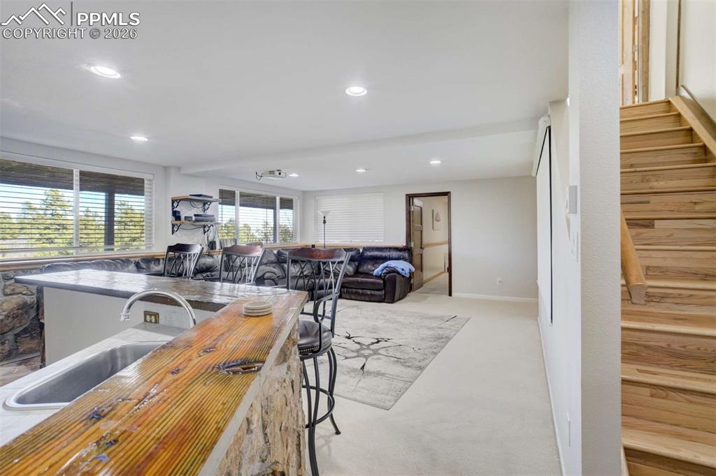 Image 33 of 50: Kitchen