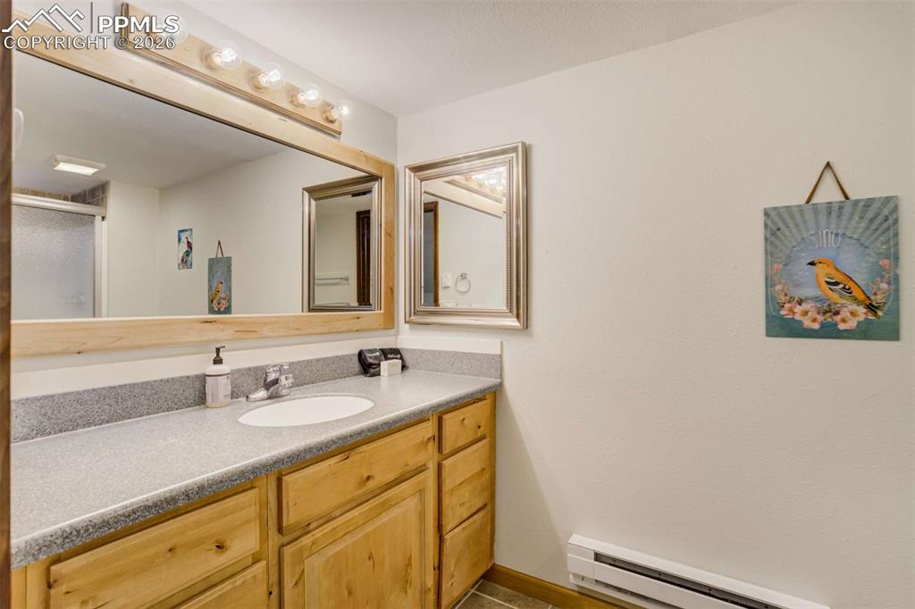 Image 38 of 50: Bathroom