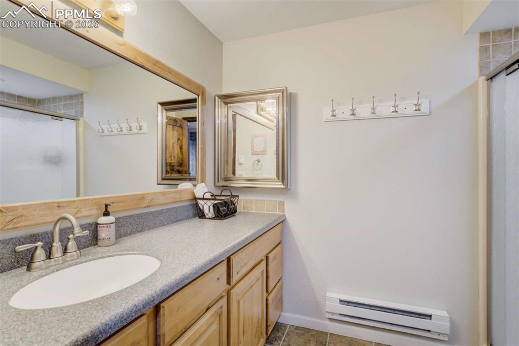 Image 42 of 50: Bathroom