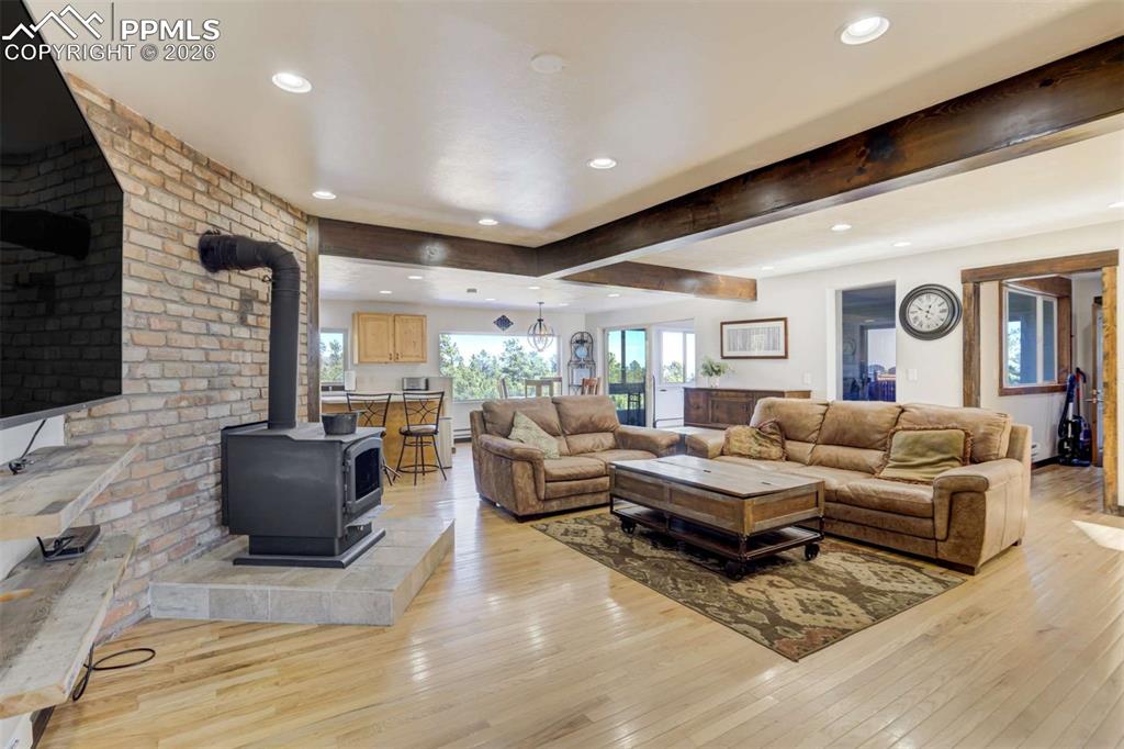 Image 9 of 50: Living Room