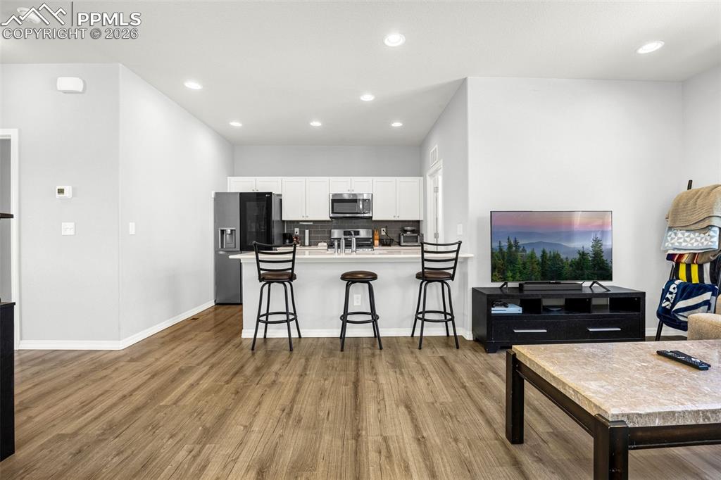 Image 13 of 20: Kitchen