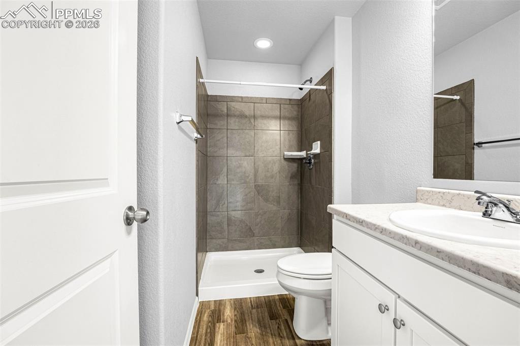 Image 20 of 20: Bathroom