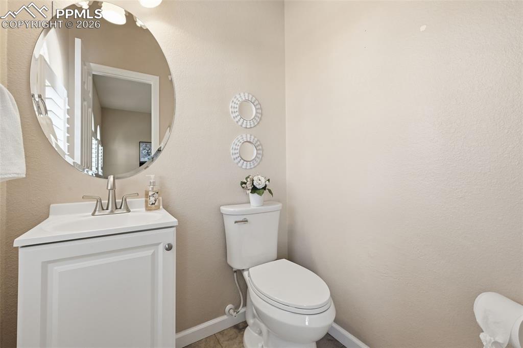 Image 10 of 27: Bathroom