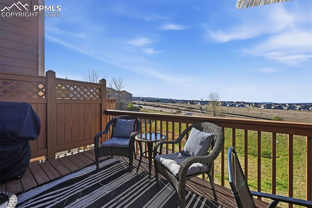 Image 27 of 27: Deck