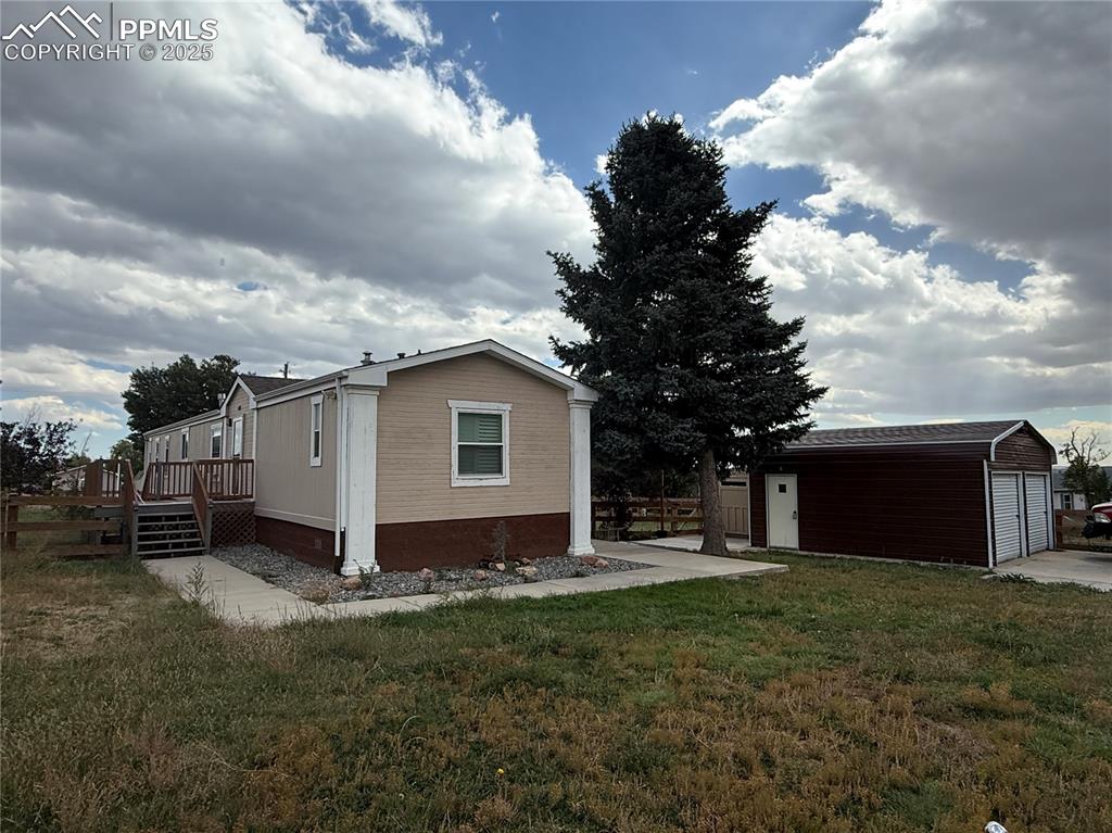 Image 10 of 14: Side of Structure