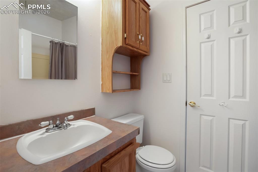 Image 22 of 28: Bathroom