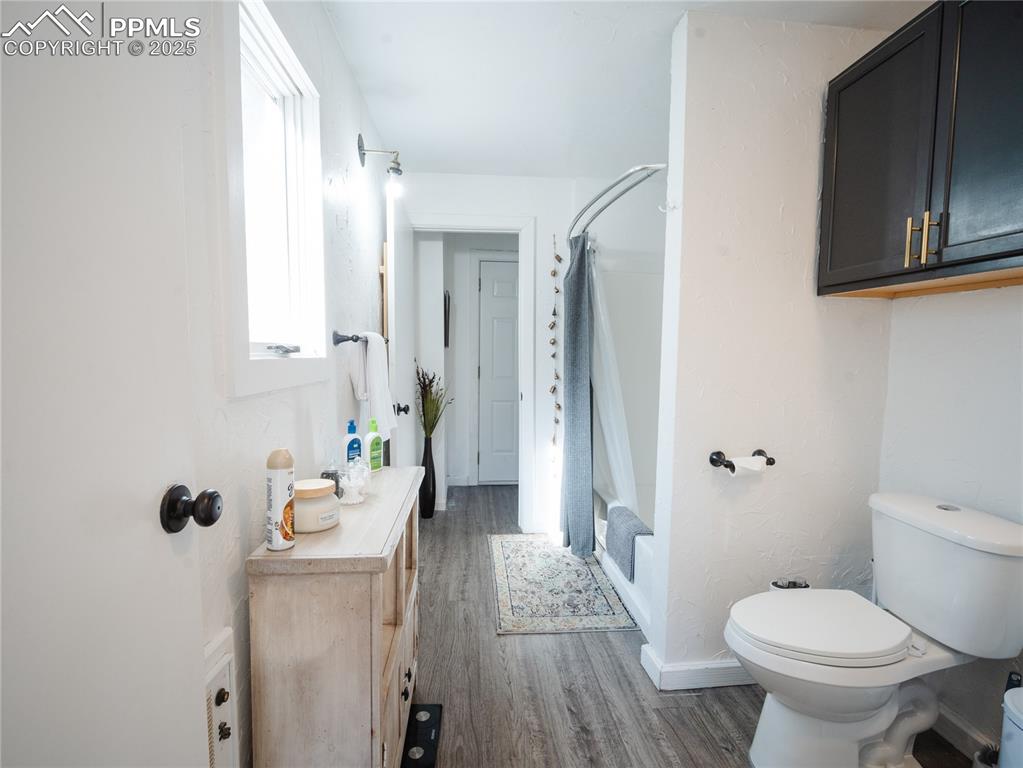 Image 18 of 46: Bathroom