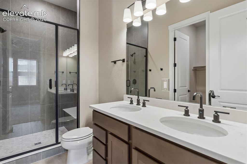 Image 15 of 22: Bathroom