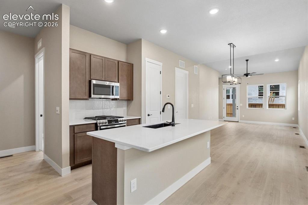 Image 4 of 22: Kitchen