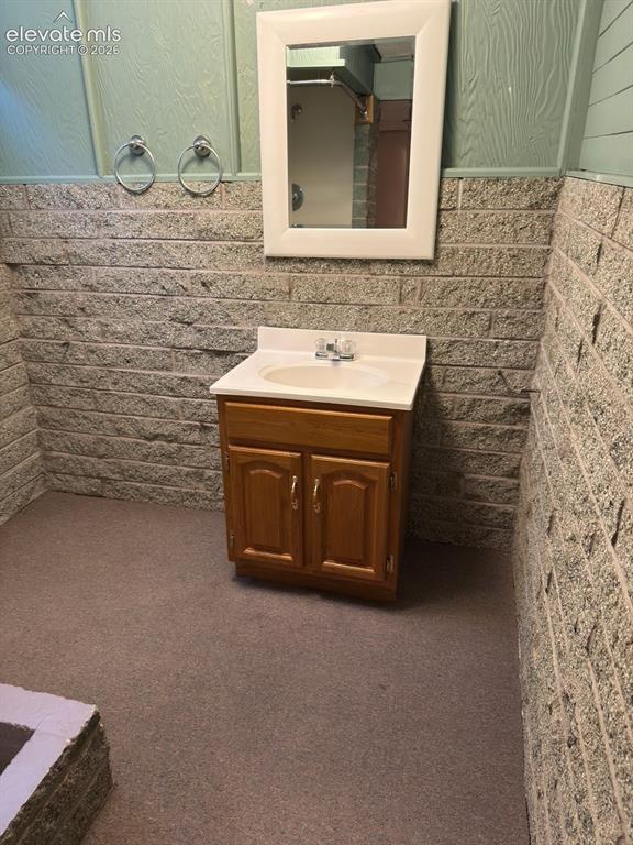 Image 8 of 48: Bathroom