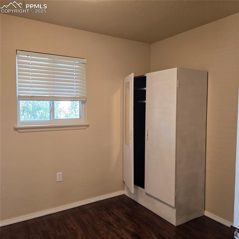 Image 16 of 28: Bedroom