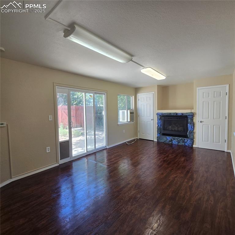 Image 5 of 28: Living Room