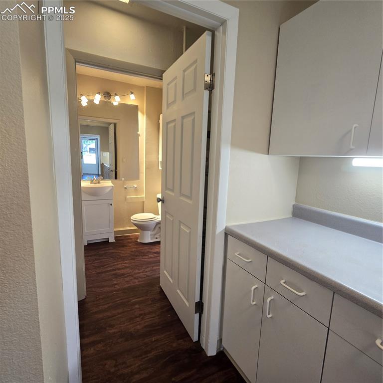 Image 8 of 28: Bathroom