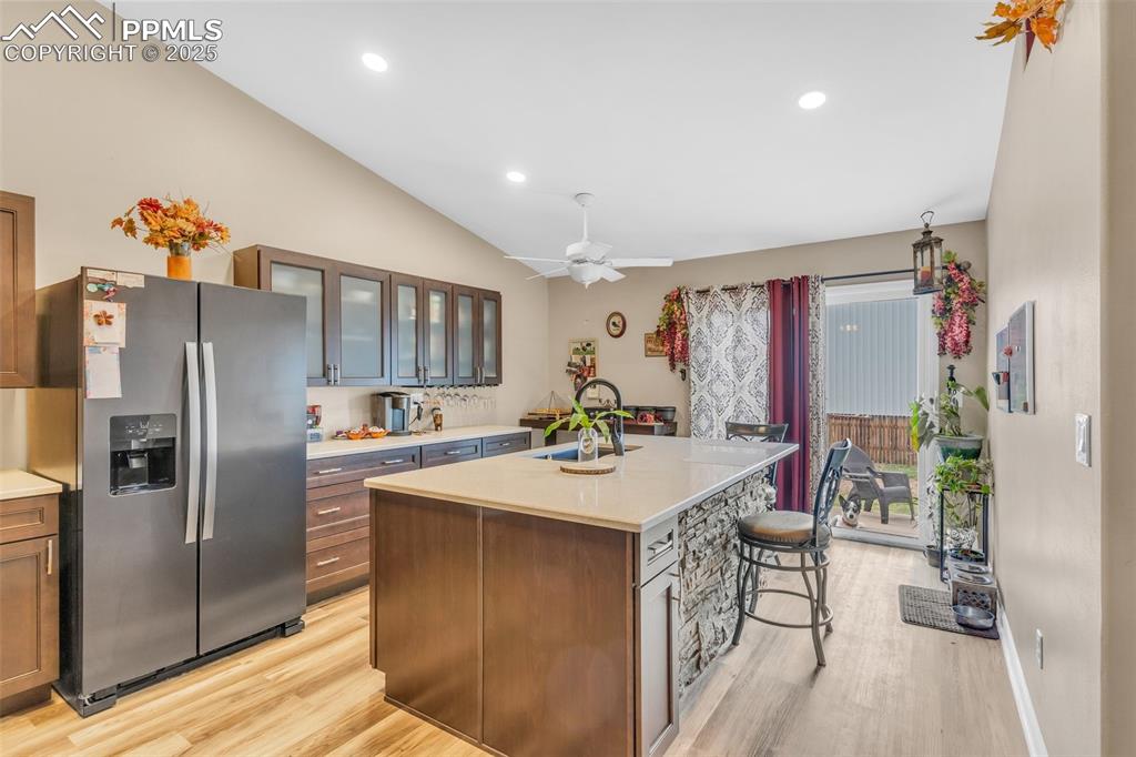 Image 10 of 25: Kitchen