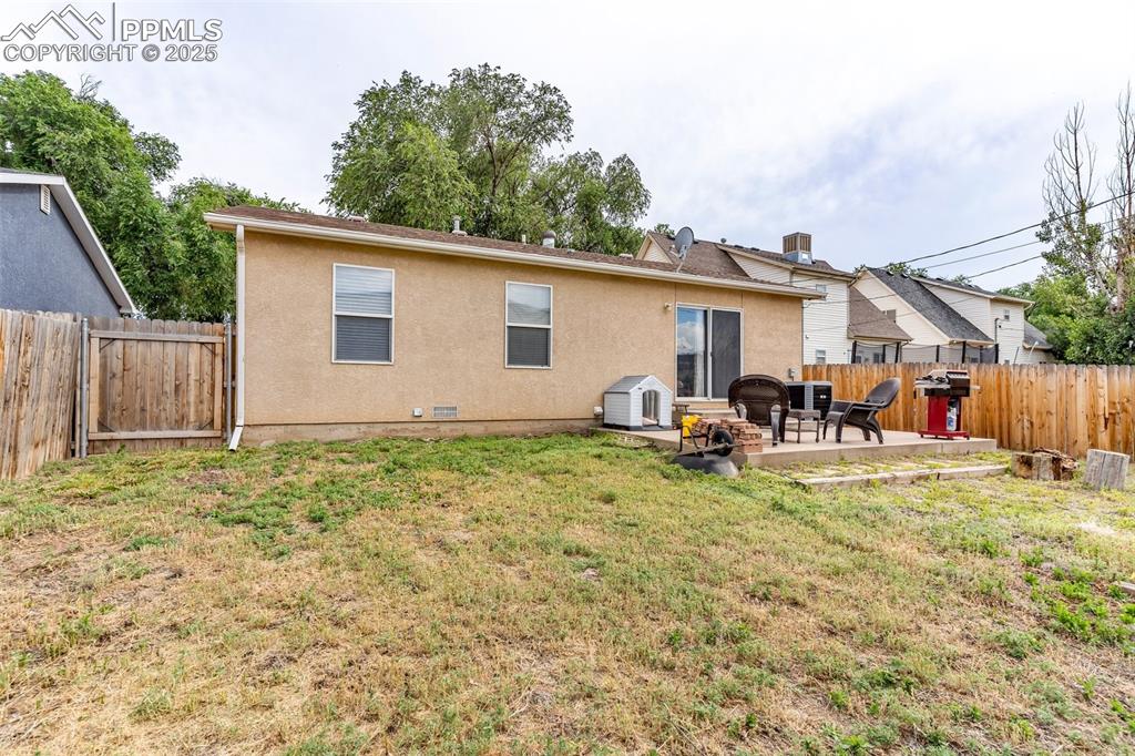 Image 24 of 25: Back of Structure