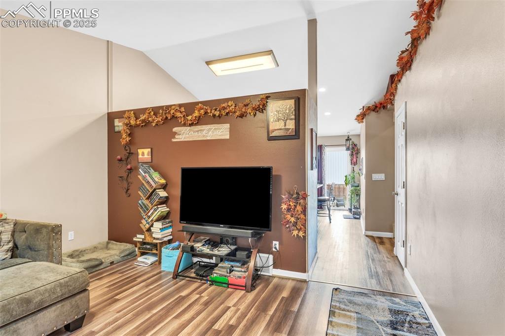 Image 8 of 25: Living Room