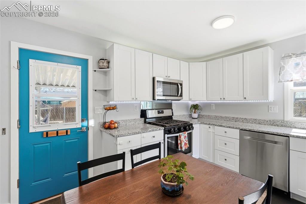 Image 11 of 49: Kitchen