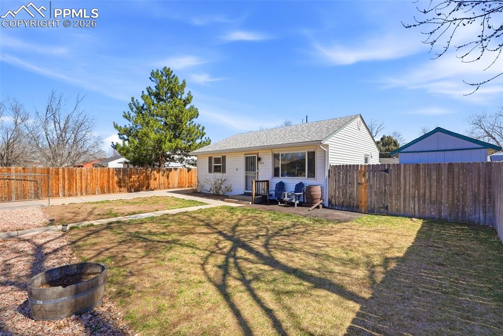 Image 47 of 49: Back of Structure