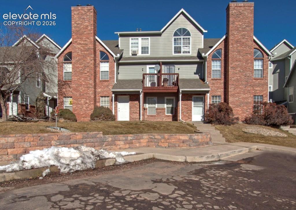 Image 1 of 13: Entry with 3 step near parking