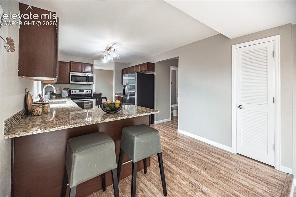 Image 16 of 44: Kitchen