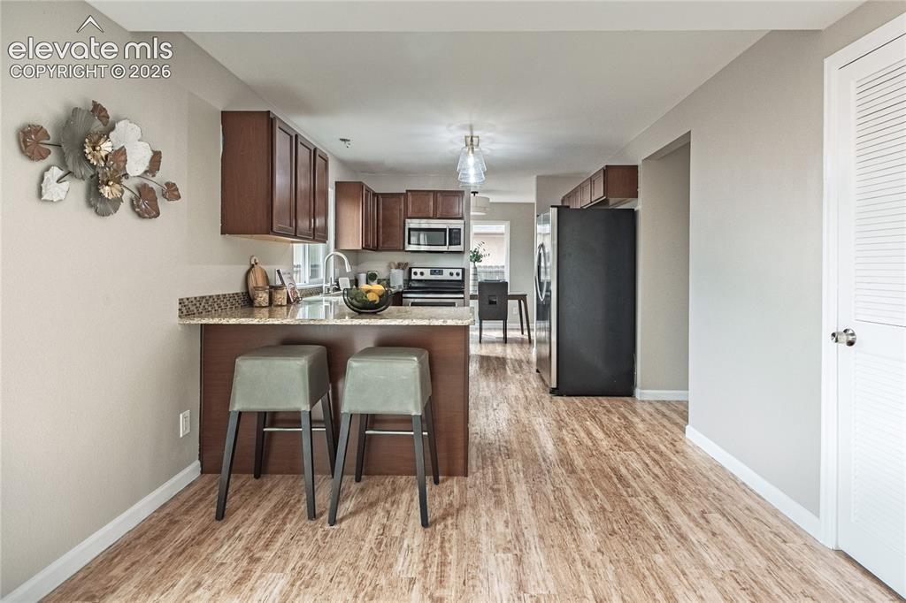 Image 17 of 44: Kitchen