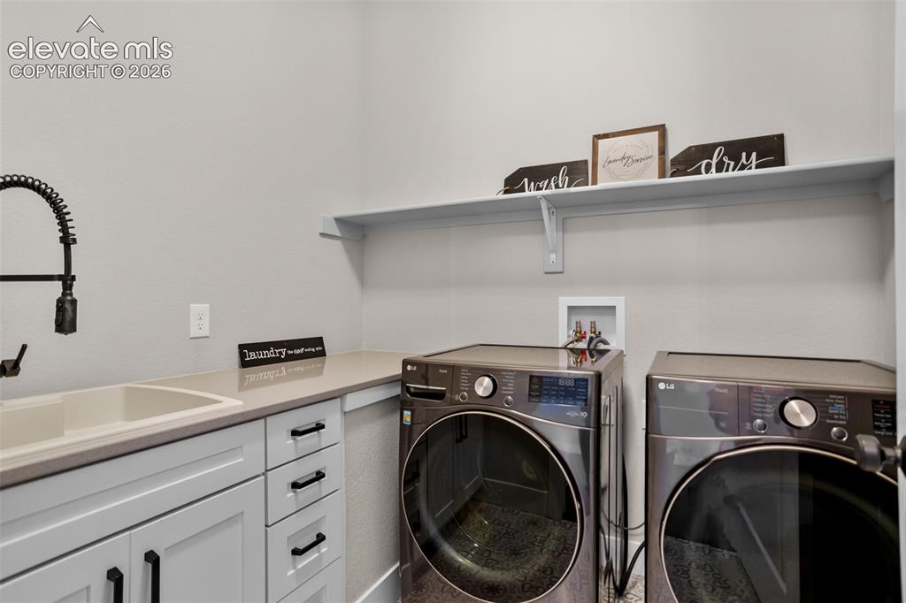 Image 14 of 29: Laundry