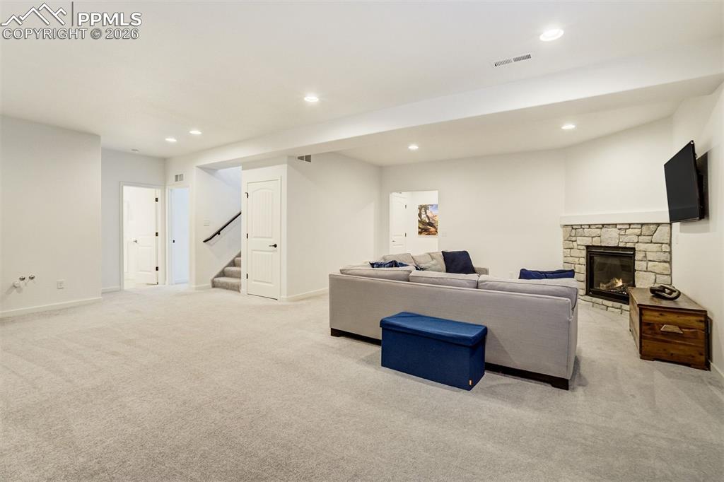 Image 28 of 46: Bathroom