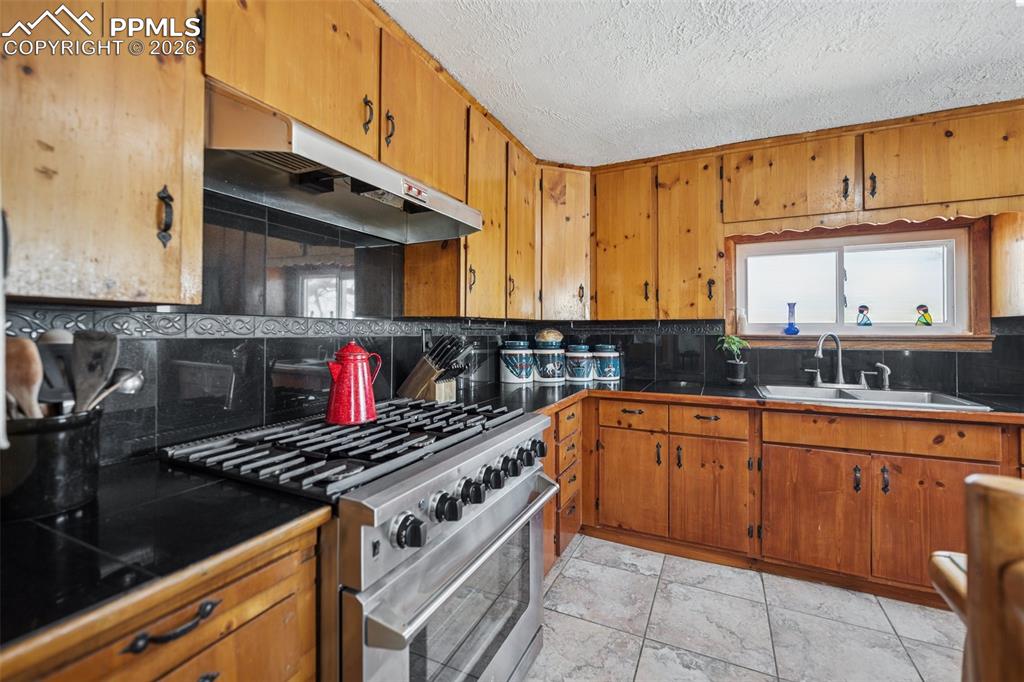 Image 14 of 49: House #1