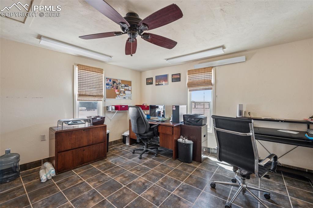 Image 29 of 49: Office