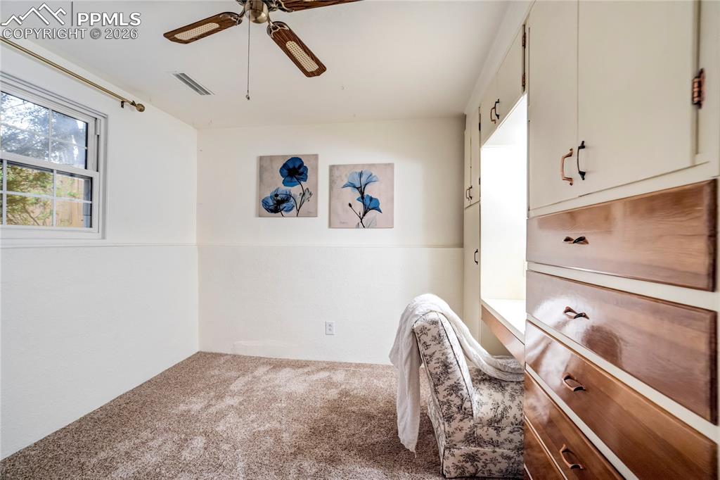 Image 27 of 41: Family Room