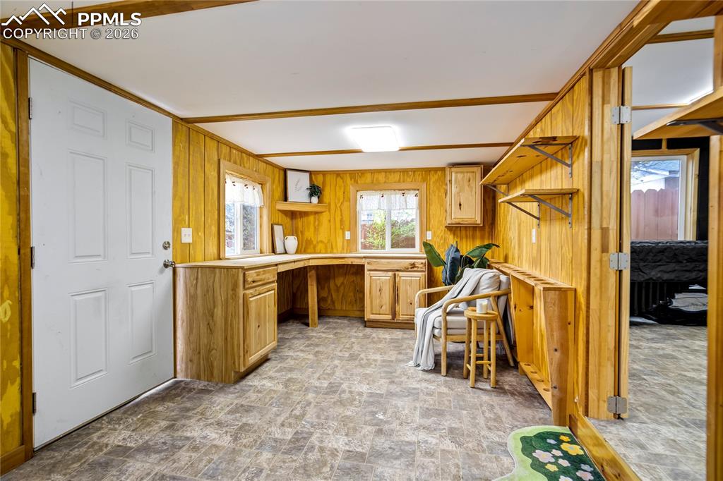 Image 34 of 41: Flex space for whatever you need!