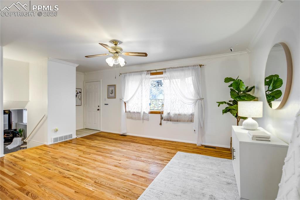 Image 4 of 41: Beautiful hardwood floors