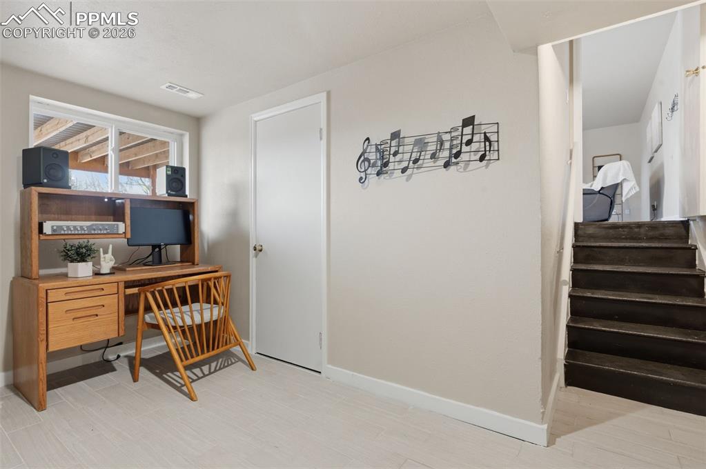 Image 23 of 50: Basement entrance 