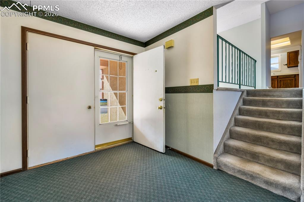 Image 3 of 50: Entry