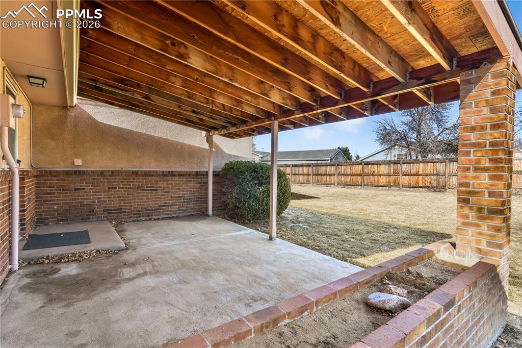 Image 42 of 50: Patio