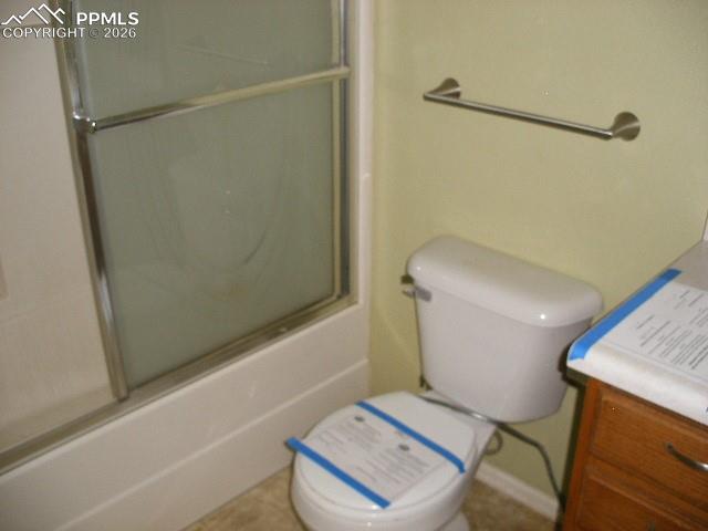 Image 18 of 45: Bathroom