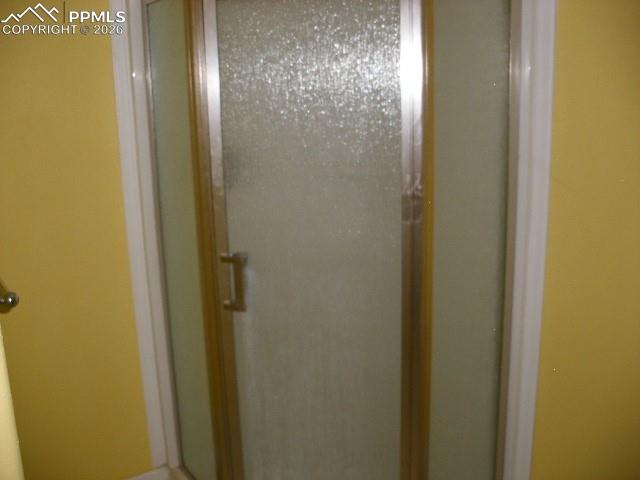 Image 20 of 45: Bathroom