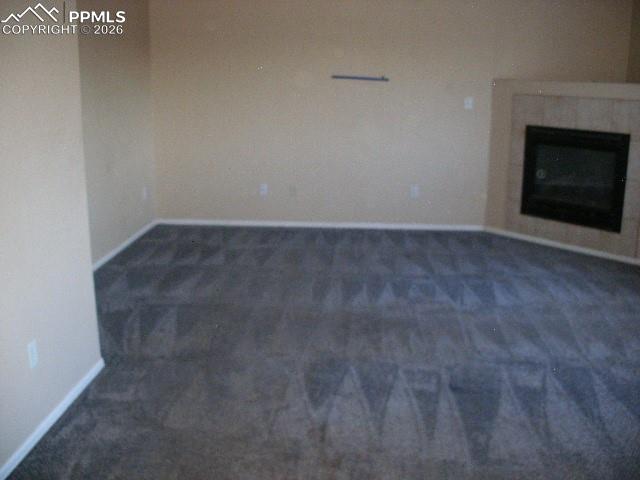 Image 29 of 45: Living Room