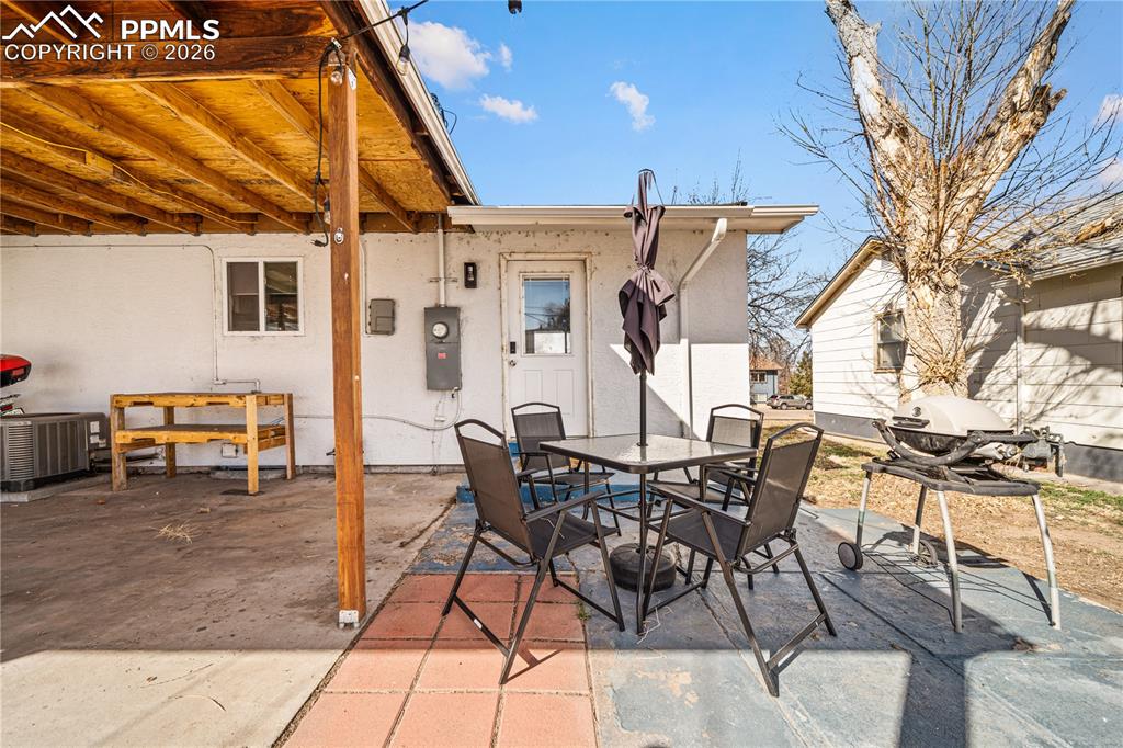 Image 20 of 22: Patio